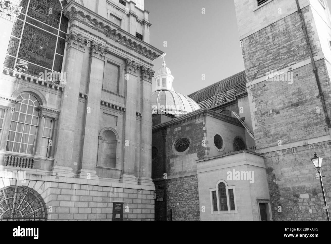 Architettura Barocca edifici in pietra Ombre dettaglio architettonico Chiesa di S. Stefano Walbrook Chiesa di Walbrook, Londra EC4N Sir Christopher Wren Foto Stock