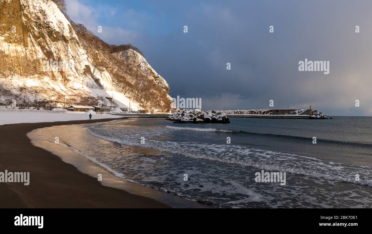 Winter Beach Landscape a Dawn, Hokkaido, Giappone Foto Stock