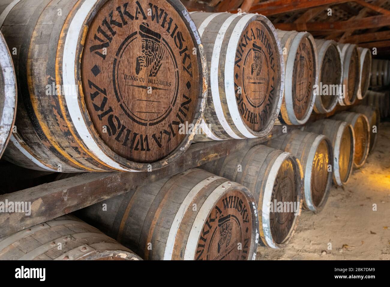 Barili della distilleria Nikka, Hokkaido, Giappone Foto Stock