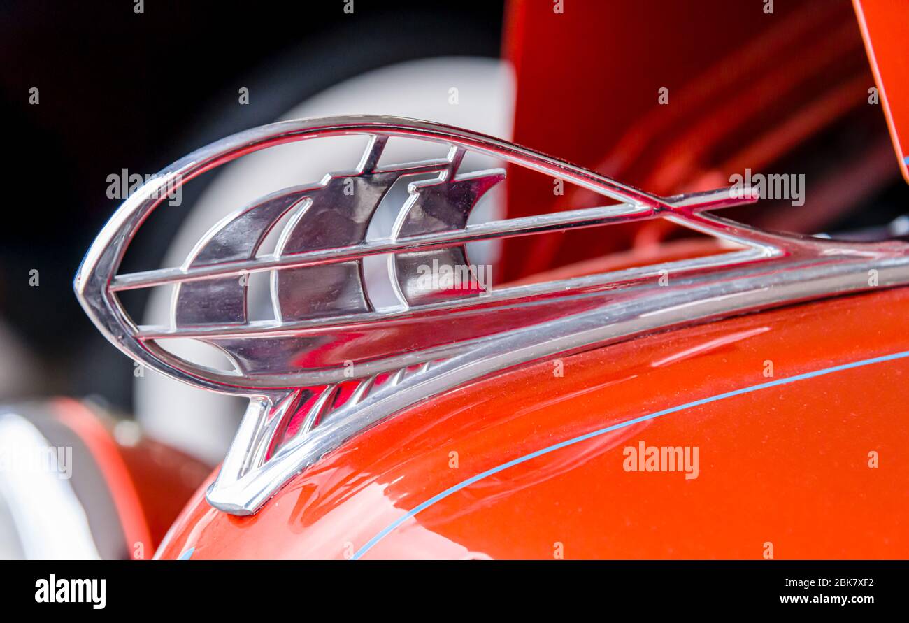 2019 Barrett-Jackson asta Scottsdale, 1936 Plymouth Deluxe Coupe personalizzata - Hood ornament Foto Stock