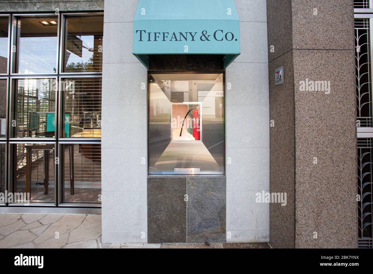 Un Tiffany & Co. Store durante la Pandemic 2020 Foto Stock