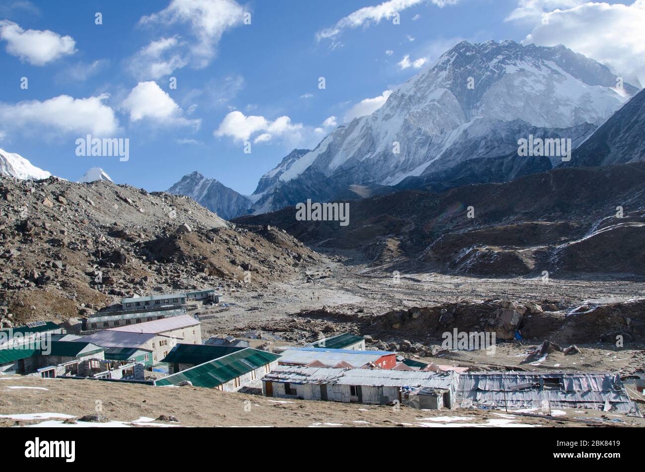 Vista del villaggio Lobuche su 4.940m su Everest base Camp Trek Foto Stock