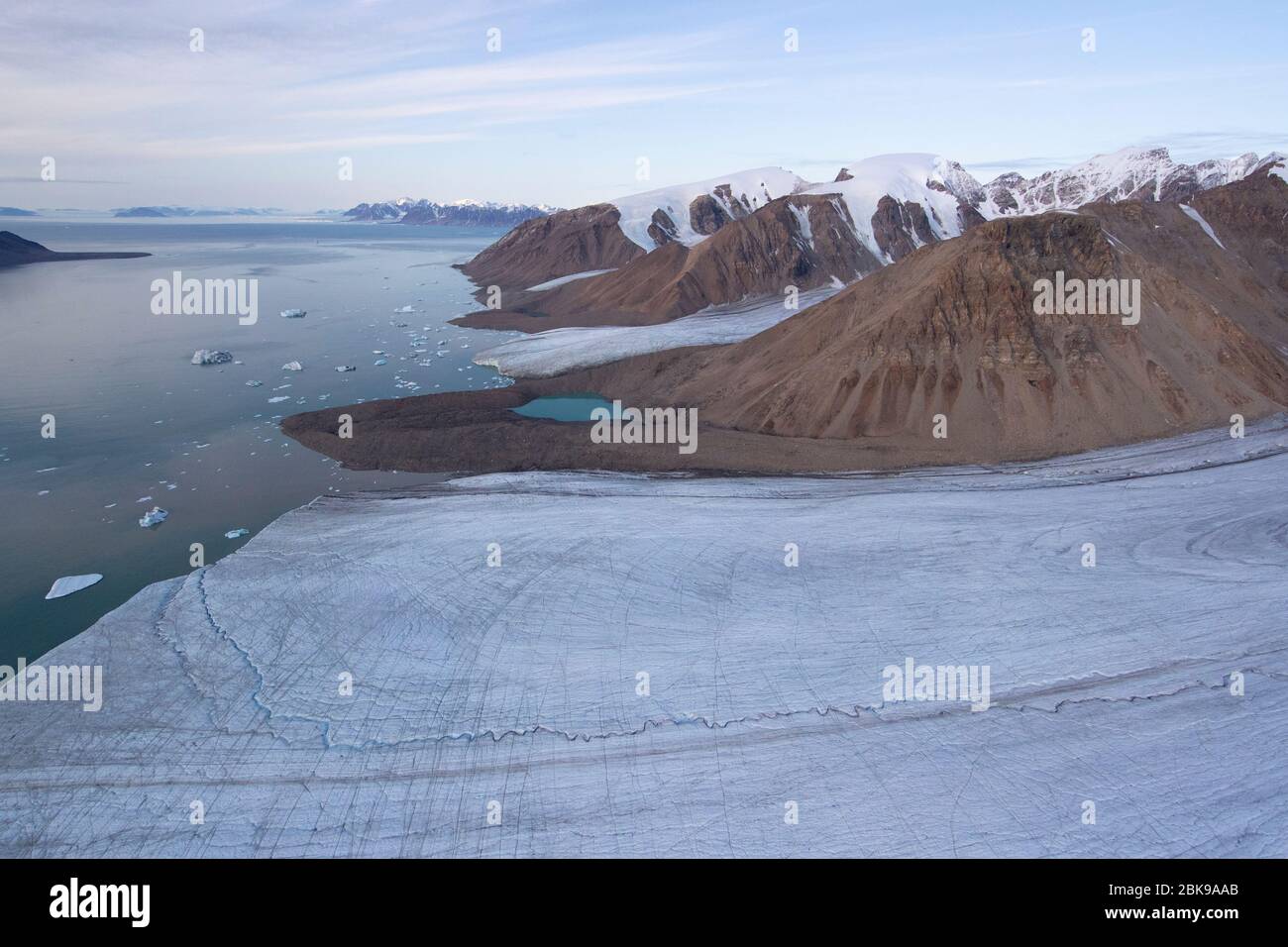 Vista sul ghiacciaio e sulle montagne, Canada Foto Stock