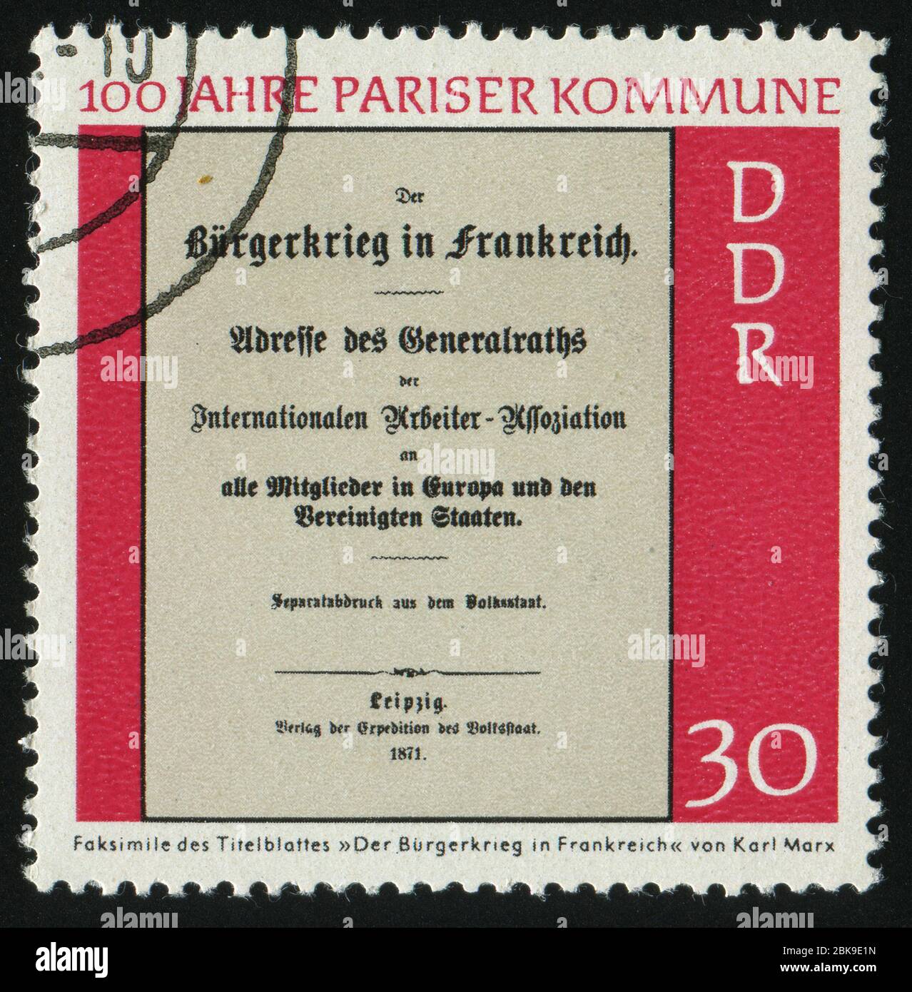 GERMANIA- CIRCA 1971: Francobollo stampato dalla Germania, mostra la pagina del titolo per "la guerra civile in Francia", di Karl Marx, circa 1971. Foto Stock