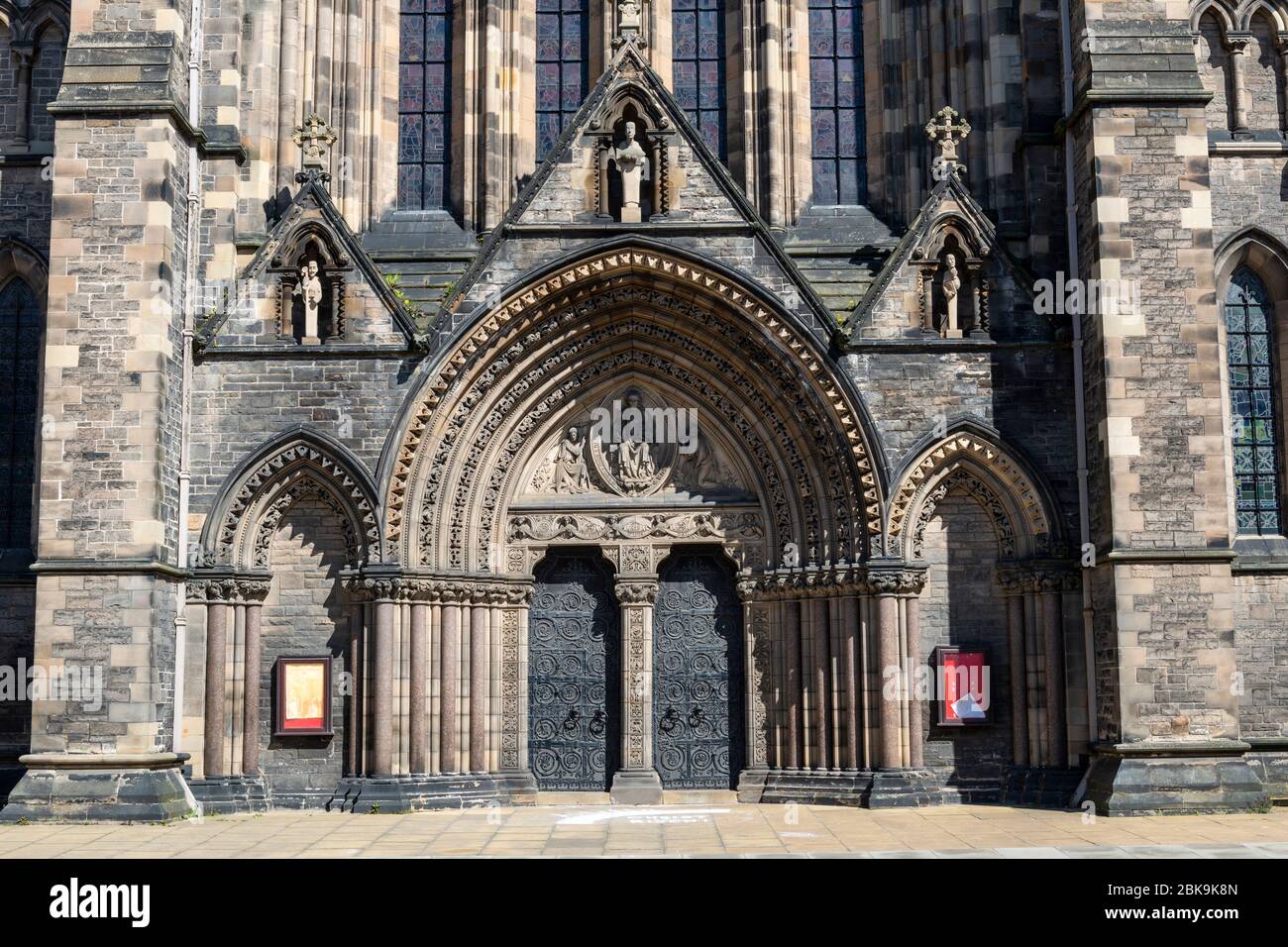 Ingresso principale alla Cattedrale di St Mary (Episcopale) in Palmerston Place nel West End di Edimburgo, Scozia, Regno Unito Foto Stock