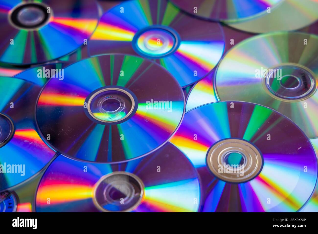Pila di compact disc. Tecnologia retro Foto Stock