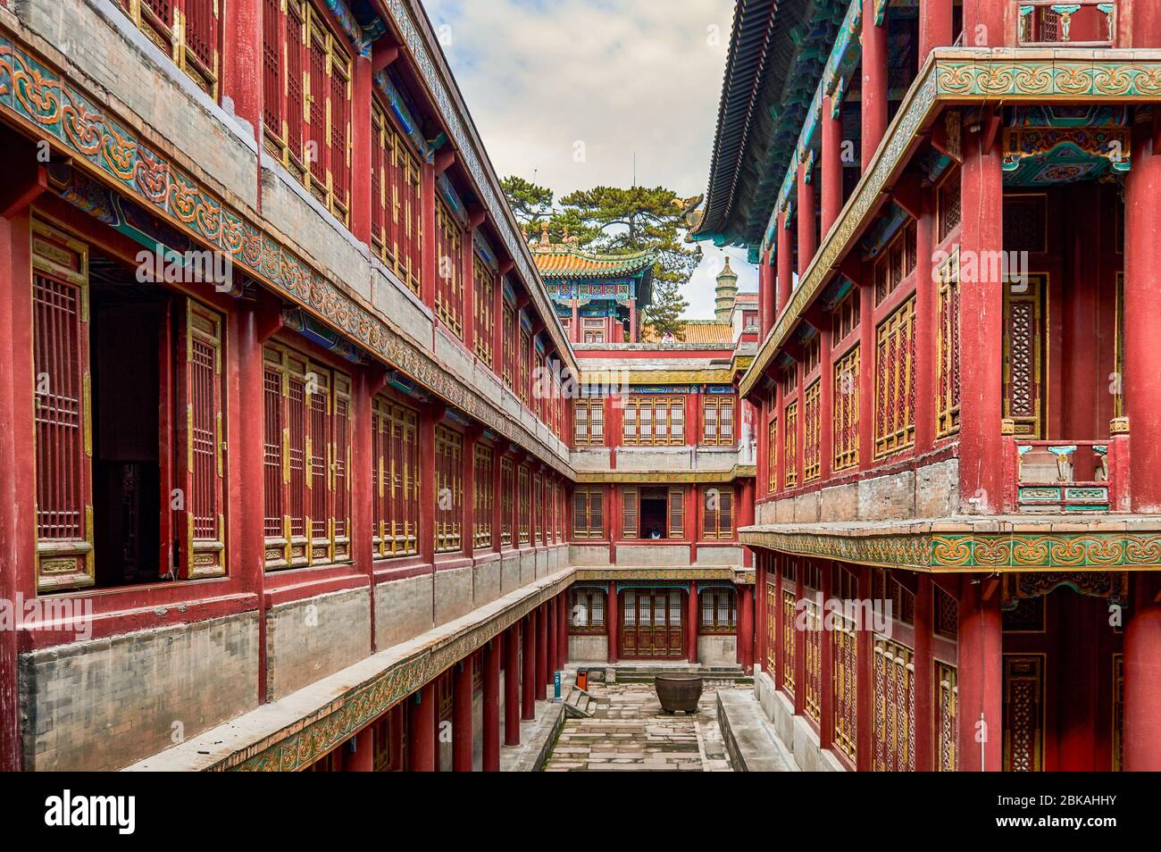 Tempio di Xumi Fushou, uno degli otto templi esterni di Chengde nel resort montano di Chengde, residenza estiva degli imperatori della dinastia Qing in Cina a che Foto Stock