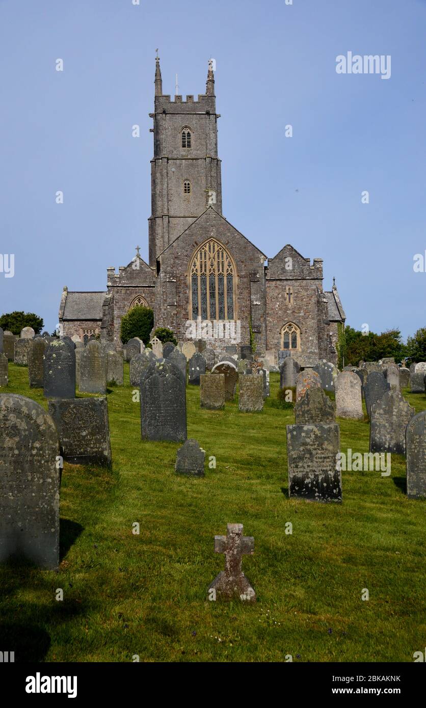 Il Campanile di pietra Tall Square della Chiesa Parrocchiale di St Nectans nell'Amleto di Stoke 'Cattedrale del Devon Nord' Hartland, Devon Nord, Inghilterra, Regno Unito Foto Stock