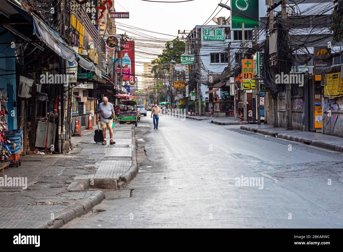Il quartiere a luci rosse di Soi Nana è stato abbandonato durante la pandemia di Covid 19, Bangkok, Thailandia Foto Stock