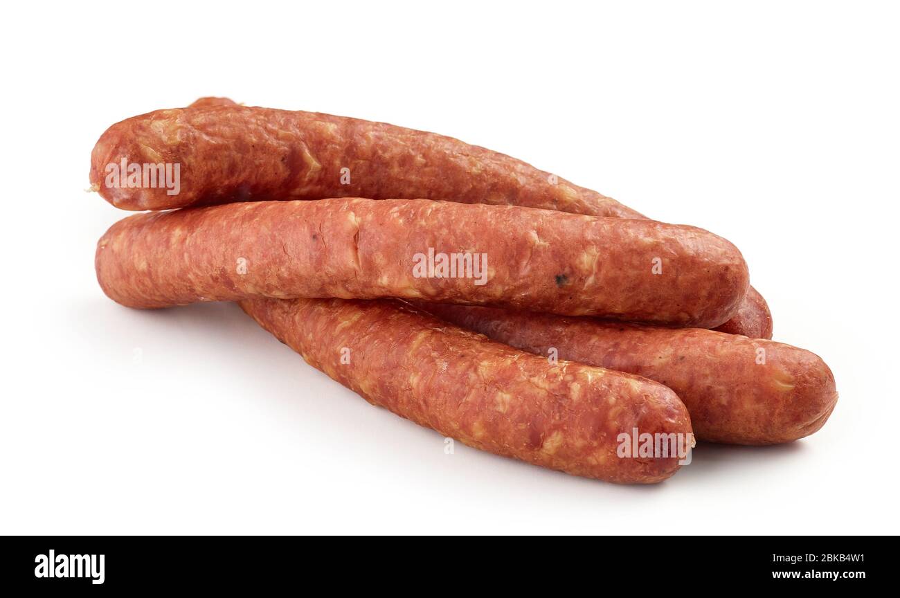 Salsicce affumicate isolati su sfondo bianco Foto Stock
