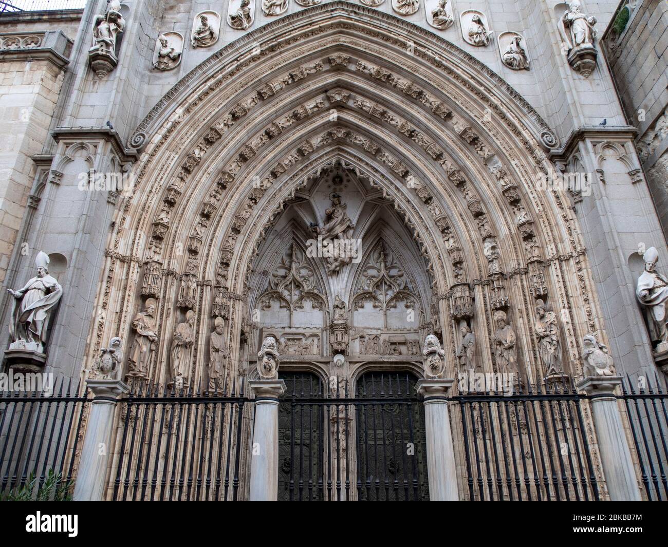 Puerta de los Leones (Portale dei Lions) - Cattedrale primaziale di Santa Maria di Toledo aka Santa Iglesia Catedral Primada de Toledo a Toledo, Spagna Foto Stock