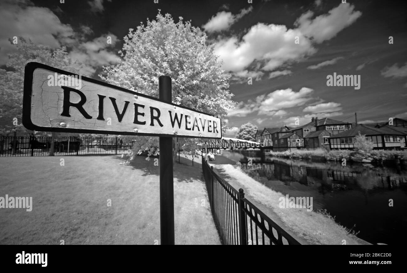 Banche del fiume Weaver, Northwich, Cheshire, Inghilterra, Regno Unito Foto Stock