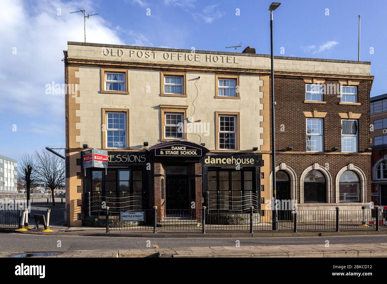 Espressioni dancehouse danza e scuola di scena, Argyle Street, Birkenhead, ospitato nel ex ufficio postale hotel. Foto Stock