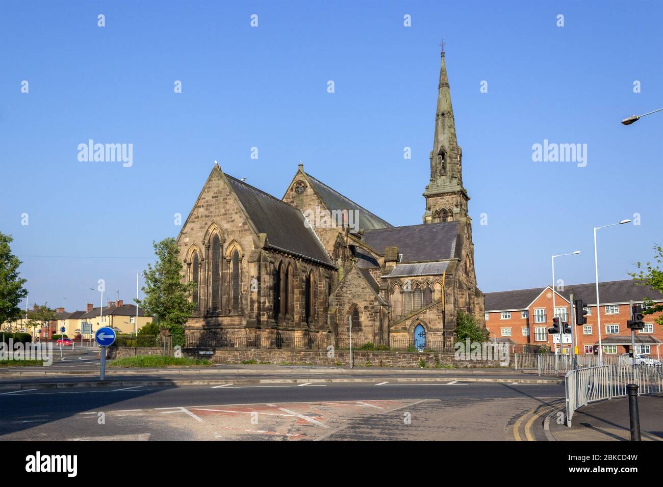 Chiesa di San Giacomo, Birkenhead. Chiesa anglicana costruita nel 1845-58 su un'isola di traffico, St James Road, Birkenhead. Foto Stock