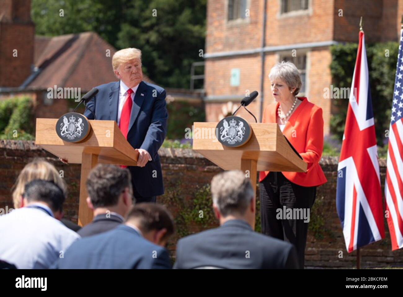 Il Presidente Donald J. Trump e il primo Ministro Theresa possono tenere una conferenza stampa congiunta | 13 luglio 2018 il Presidente Trump & il viaggio della First Lady in Europa Foto Stock