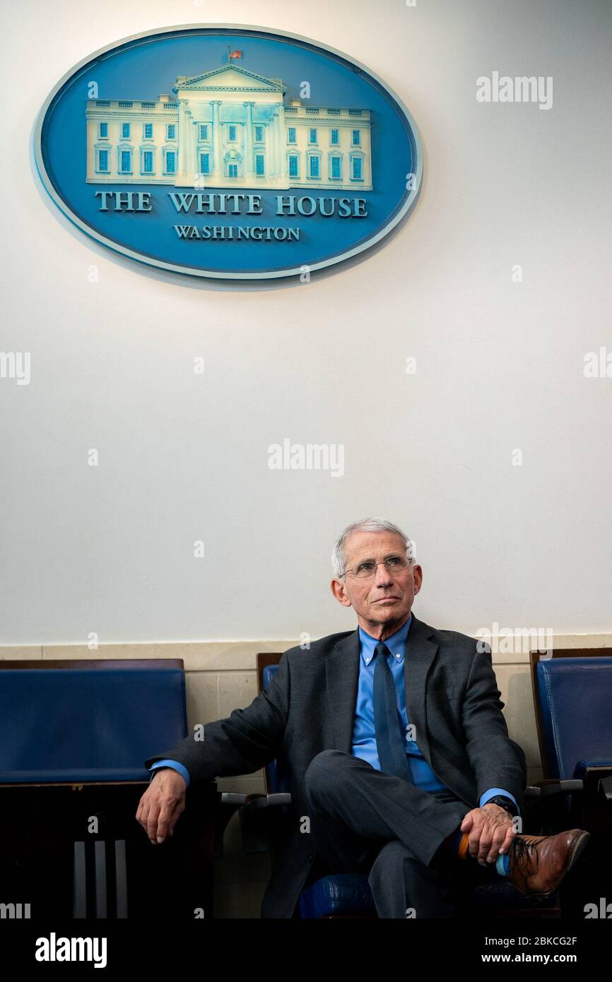 Direttore dell'Istituto Nazionale di Allergie e malattie infettive il Dott. Anthony S. Fauci partecipa a un briefing di aggiornamento sui coronavirus Martedì 7 aprile 2020, nella Sala Stampa Briefing di James S. Brady della Casa Bianca. White House Coronavirus aggiornamento Briefing Foto Stock