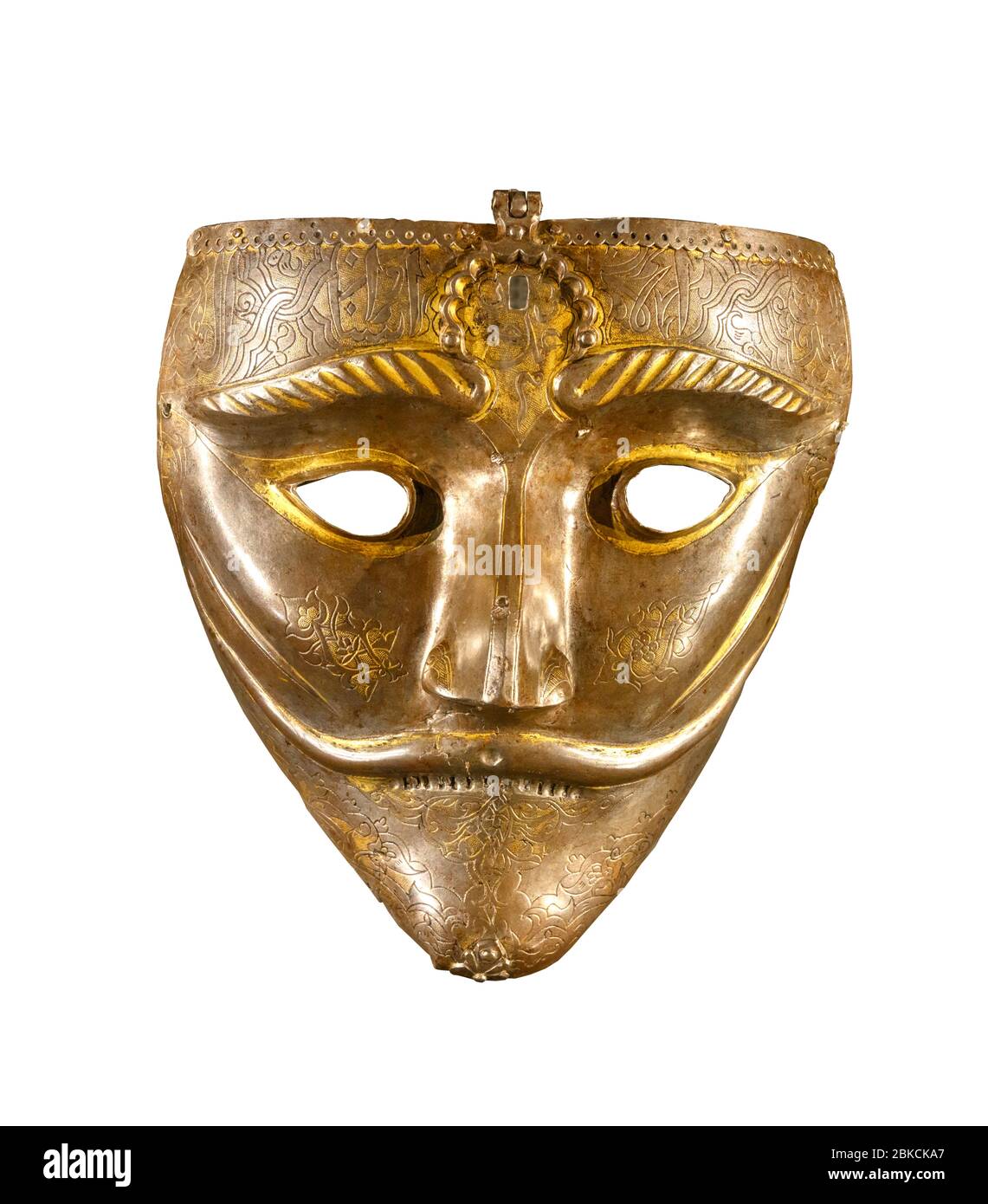 Maschera da guerra dalla Turchia orientale o dall'Iran occidentale, acciaio con inserto in oro, 15 ° secolo Foto Stock