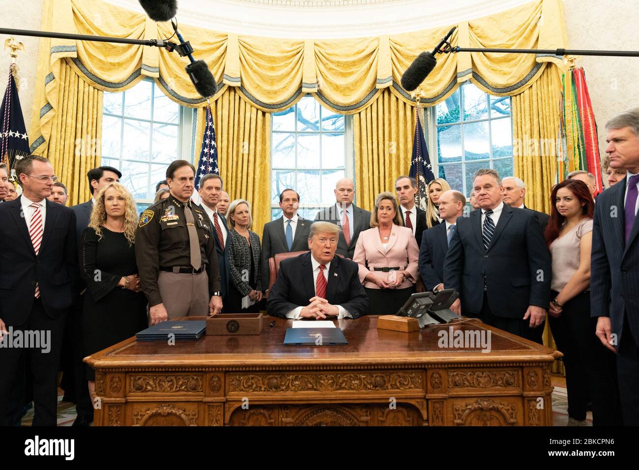 Il 9 gennaio 2019, il presidente Donald Trump ha rilasciato delle osservazioni prima di firmare un'importante legislazione anti-tratta di esseri umani nell'Ufficio ovale. La legislazione mirava a rafforzare gli sforzi per combattere la tratta di esseri umani e proteggere le vittime. Foto Stock
