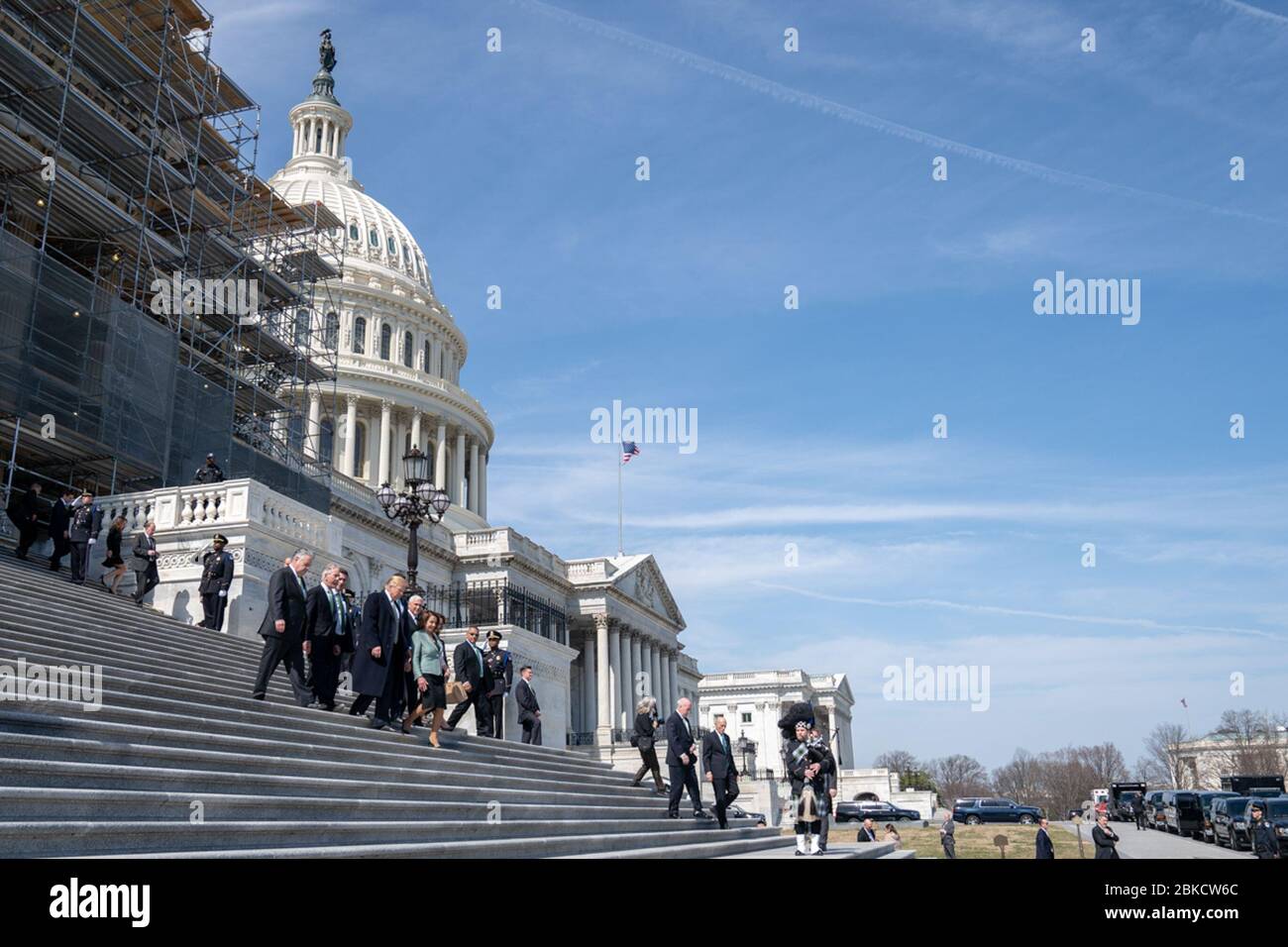 Il 14 marzo 2019, il presidente Donald Trump e il primo ministro irlandese Leo Varadkar, accompagnati dal vicepresidente Mike Pence e altri funzionari, lasciano il Campidoglio dopo aver partecipato al pranzo Friends of Ireland. Foto Stock