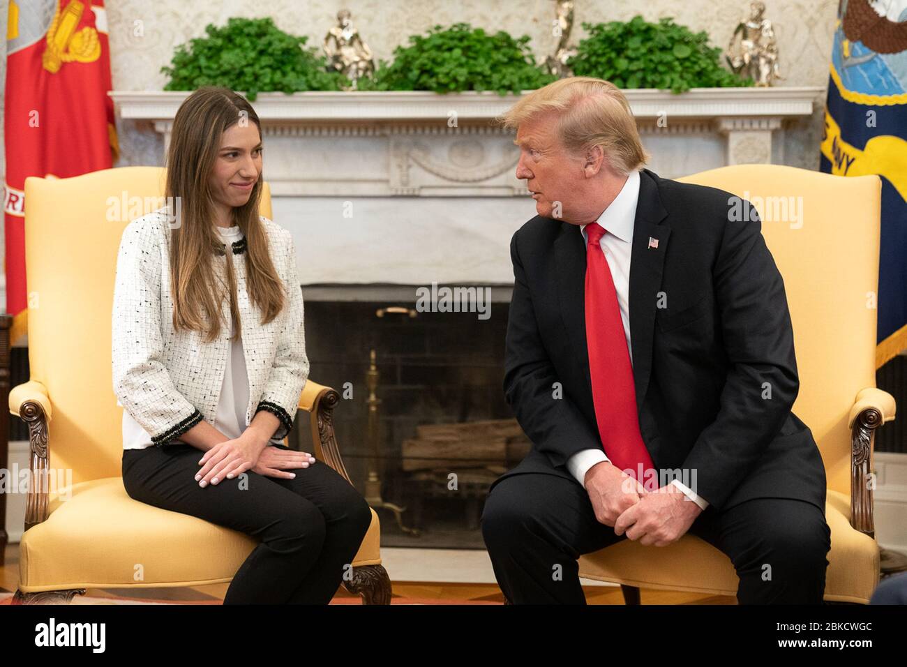 Il 27 marzo 2019, il presidente Donald J. Trump ha incontrato Fabiana Rosales de Guaido, la First Lady della Repubblica bolivariana del Venezuela, nell'Ufficio ovale per discutere gli sviluppi politici in Venezuela e il sostegno degli Stati Uniti alle forze democratiche nella regione. Foto Stock