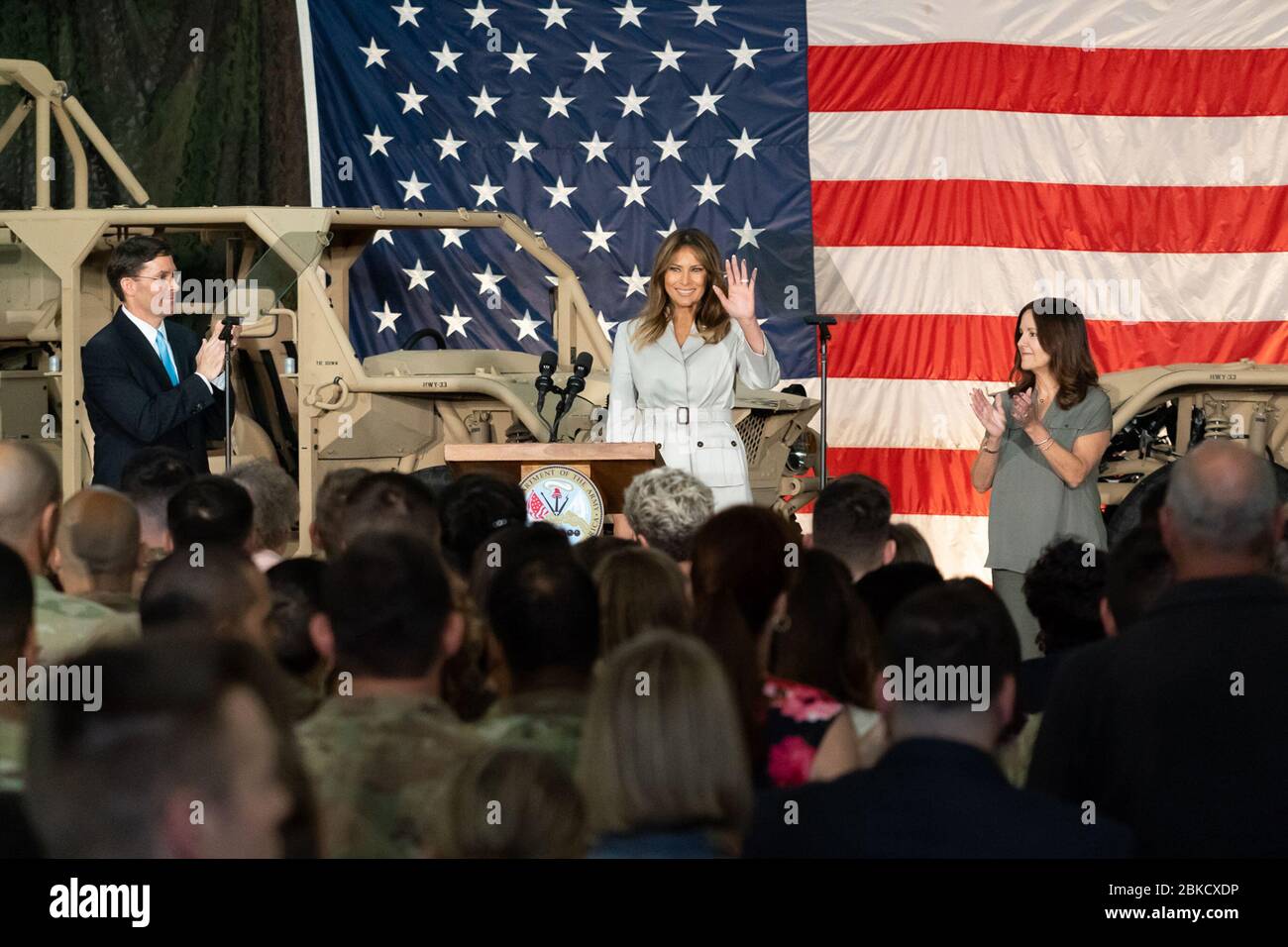 Il 15 aprile 2019, la First Lady Melania Trump e la Second Lady Karen Pence hanno partecipato ad un evento di apprezzamento militare a Fort Bragg, Carolina del Nord, dove hanno rilasciato osservazioni per onorare il personale militare degli Stati Uniti. Foto Stock