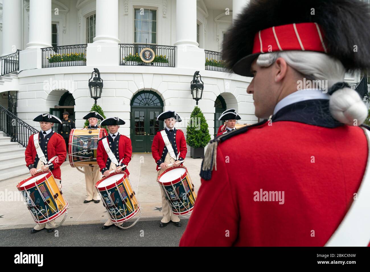 Il 22 aprile 2019, la U.S. Army Old Guard Fife and Drum Corps si esibirono durante il 141st White House Easter Egg Roll. L'evento ha caratterizzato varie attività per bambini e famiglie. Foto Stock