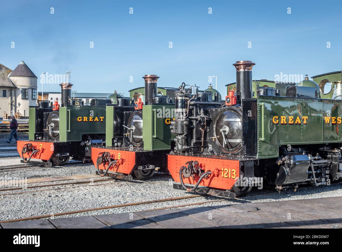 GWR 2-6-2 7, 8 e 1213 line-up ad Aberystwyth sulla vale of Rheidol Railway durante il loro Weekend del Steam Festival Foto Stock