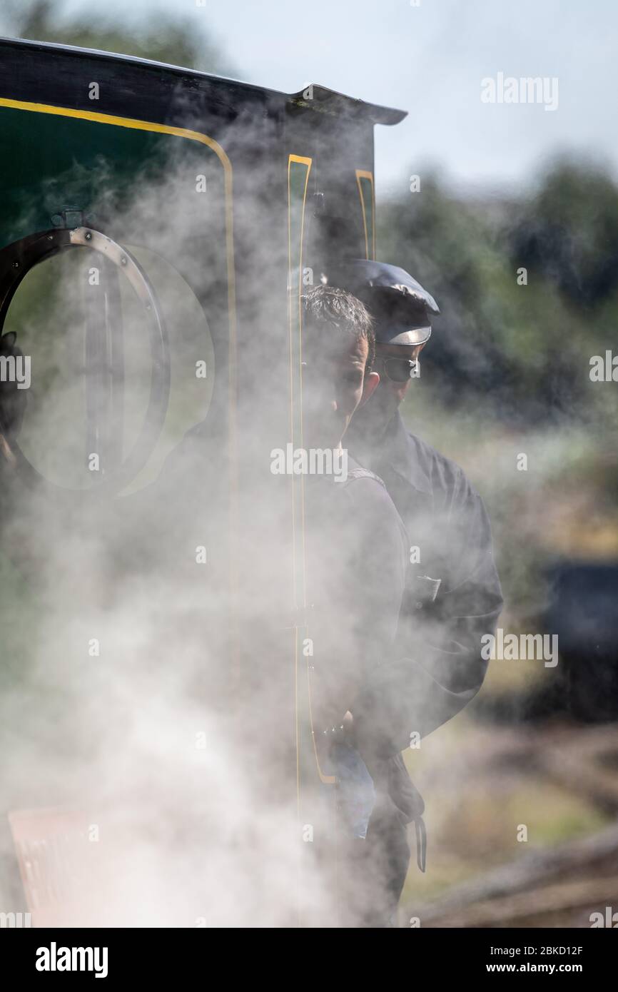 Hunslet Works 0-6-0ST No.2387 'Brookes No.1' arriva a Furnace Sidings sulla ferrovia di Pontypool e Blaenavon durante il loro gala a vapore d'autunno Foto Stock