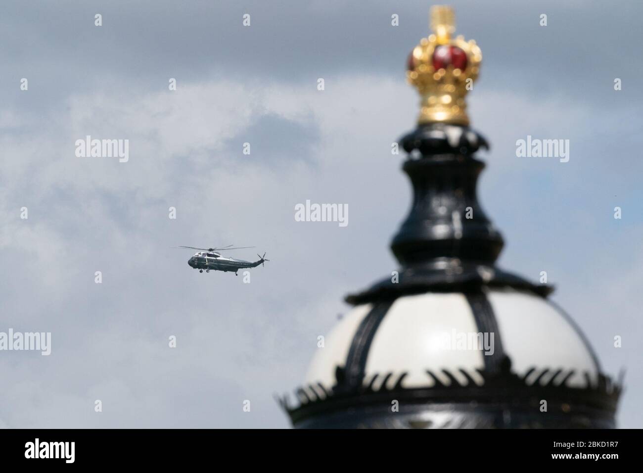 Il 3 giugno 2019, Marine One, con il presidente Donald Trump e la First Lady Melania Trump, si preparò ad atterrare a Buckingham Palace a Londra come parte della loro visita ufficiale nel Regno Unito. Foto Stock
