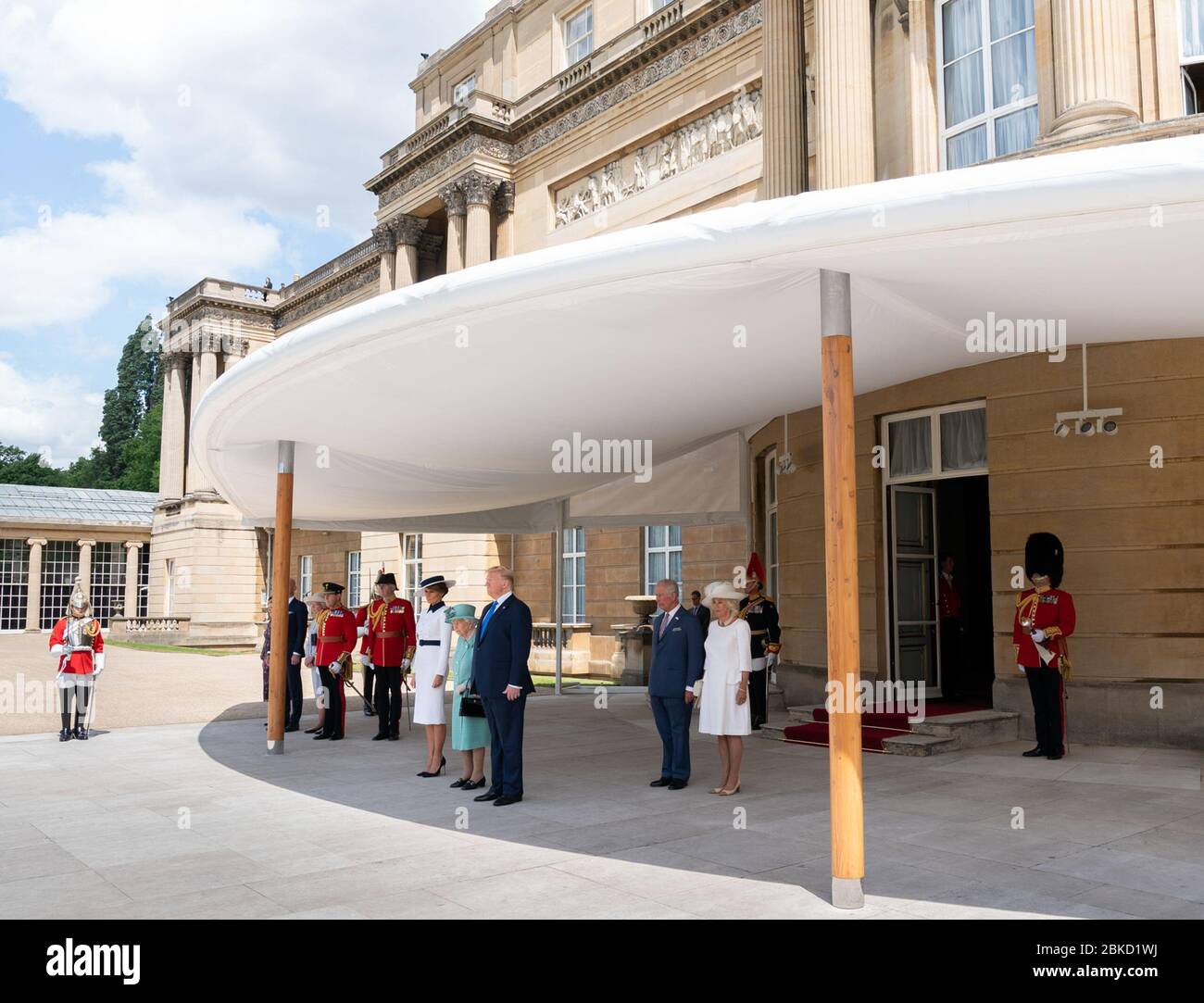 Il 3 giugno 2019, il presidente Donald J. Trump e la First Lady Melania Trump, insieme alla regina Elisabetta II, al principe Carlo e alla duchessa di Cornovaglia, hanno partecipato ad una cerimonia formale di benvenuto a Buckingham Palace a Londra durante la visita ufficiale dei Trumps nel Regno Unito. Foto Stock