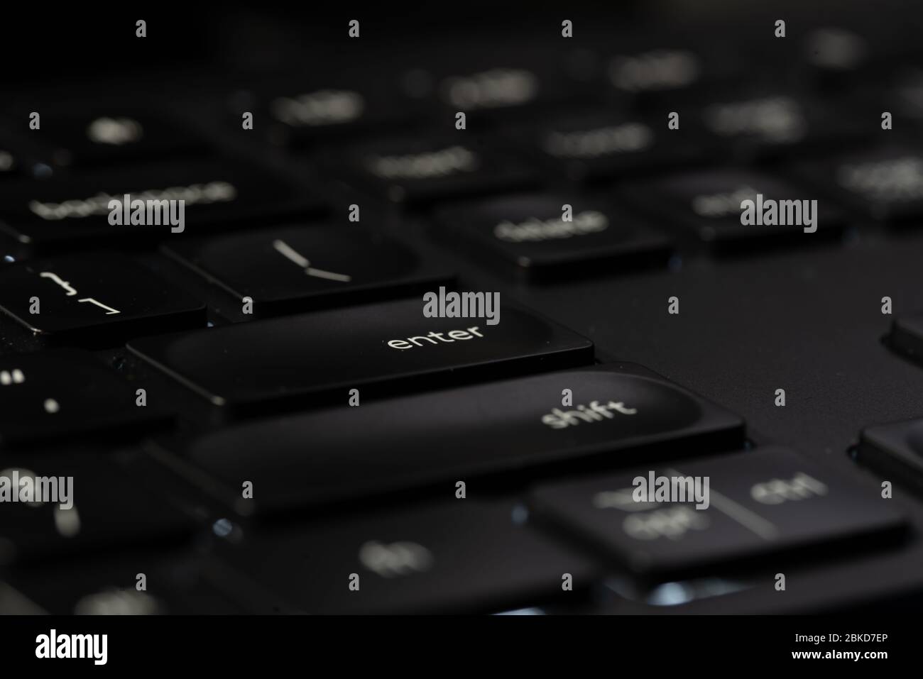 La tastiera di un computer è un dispositivo di input che consente a una persona di immettere lettere, numeri e altri simboli. Foto Stock