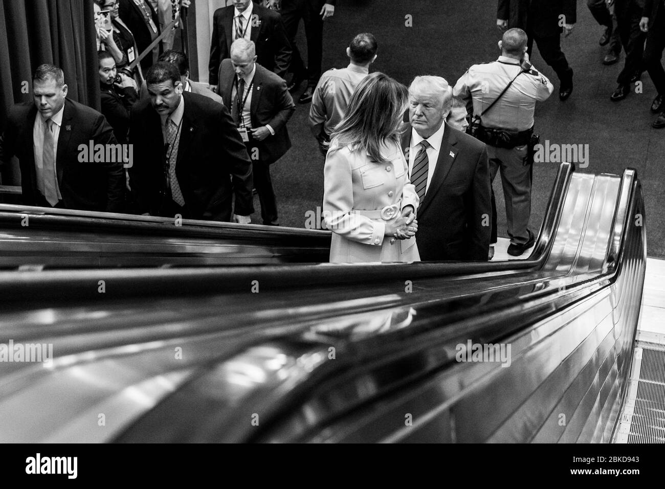 Il 24 settembre 2019, il presidente Donald J. Trump e la First Lady Melania Trump arrivarono alla sede delle Nazioni Unite a New York per l'Assemblea generale delle Nazioni Unite (UNGA). Hanno partecipato a impegni diplomatici con i leader mondiali durante l'evento. Foto Stock