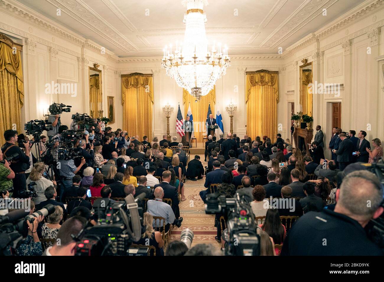 Il 2 ottobre 2019, il presidente Donald J. Trump e il presidente finlandese Sauli Niinistö tennero una conferenza stampa congiunta nella sala orientale della Casa Bianca, discutendo le relazioni tra Stati Uniti e Finlandia e le questioni di sicurezza globale. Foto Stock
