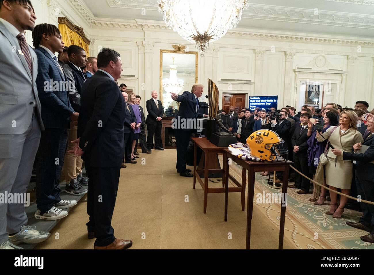 Il 17 gennaio 2020, il presidente Donald J. Trump ha accolto i 2019 College Football National Champions, i LSU Tigers, nella White House East Room per celebrare la loro vittoria nel college football. Foto Stock