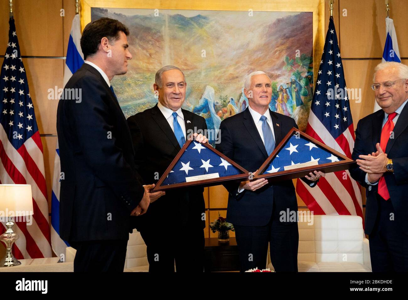 Il 23 gennaio 2020, il vicepresidente Mike Pence incontra il primo ministro israeliano Benjamin Netanyahu presso l'ambasciata degli Stati Uniti a Gerusalemme per discutere le relazioni tra Stati Uniti e Israele e la sicurezza regionale. Foto Stock