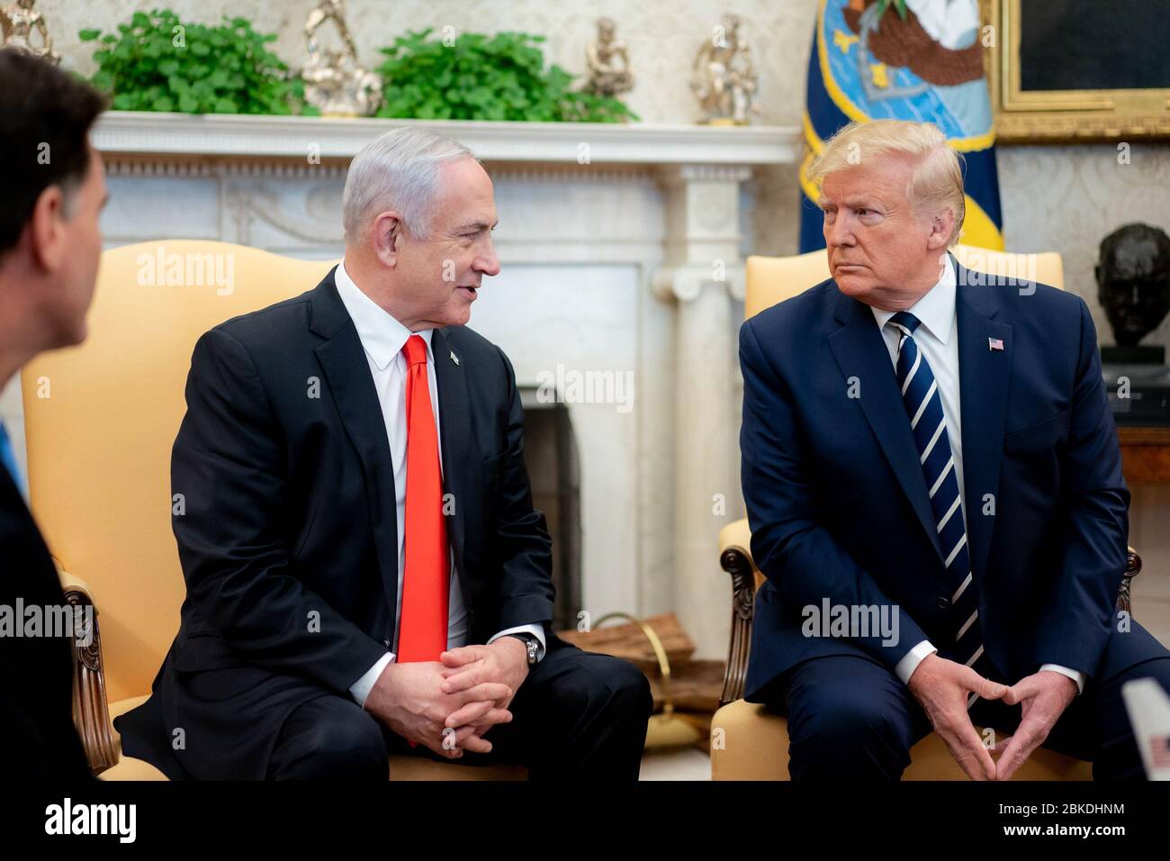 Il 27 gennaio 2020, il presidente Donald Trump e il vicepresidente Mike Pence hanno tenuto un incontro bilaterale con il primo ministro israeliano Benjamin Netanyahu nell'ufficio ovale. La discussione si è concentrata sulle relazioni USA-Israele e sulle questioni regionali in Medio Oriente. Foto Stock