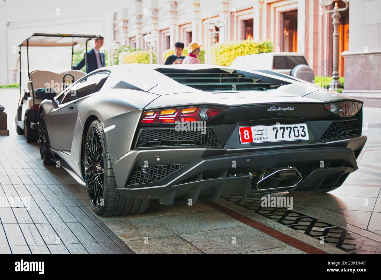 400,000 dollari Lamborghini Aventador ad Abu Dhabi, Emirati Arabi Uniti Foto Stock