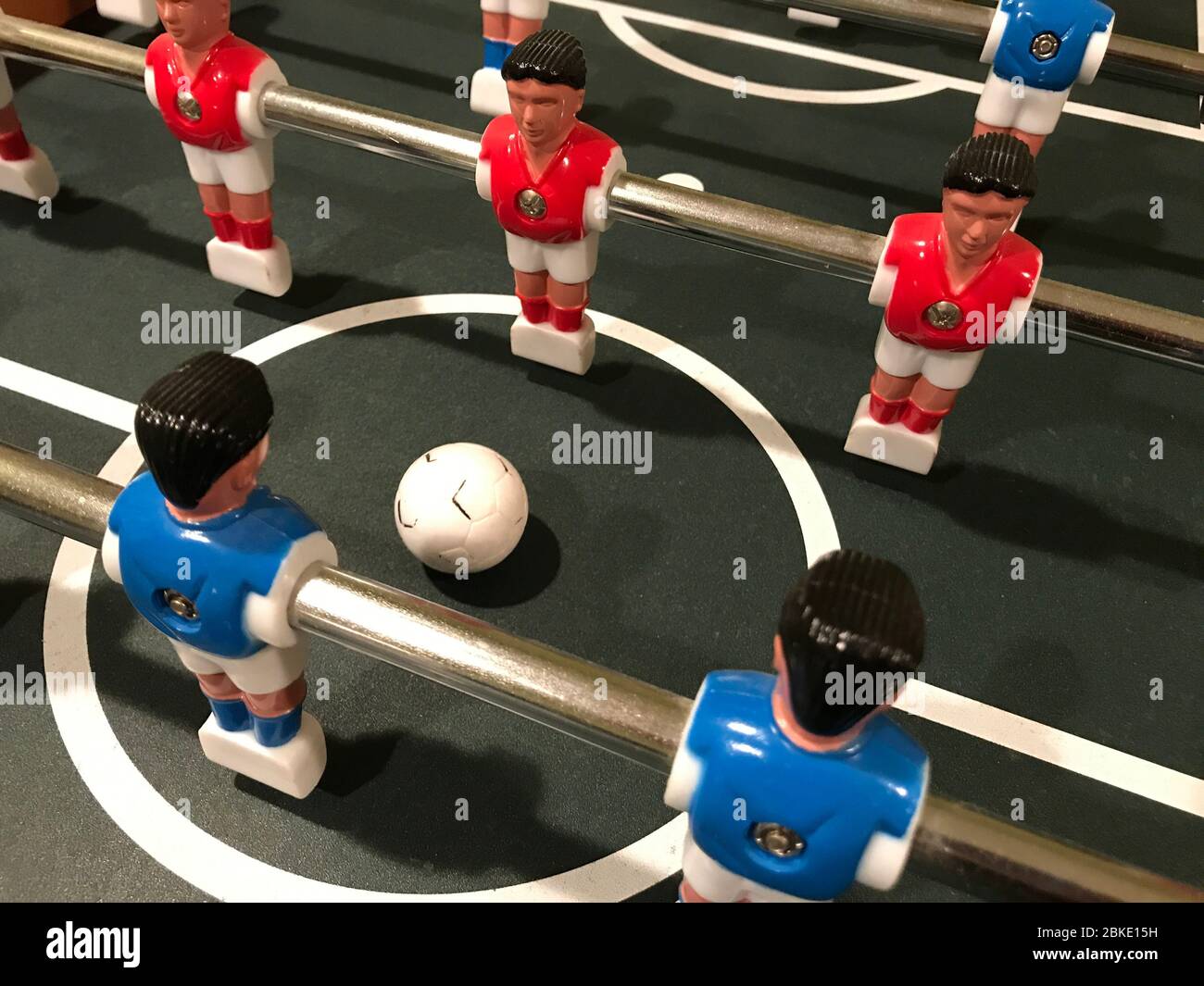 Scene all'interno di un tavolo da calcio Foto Stock
