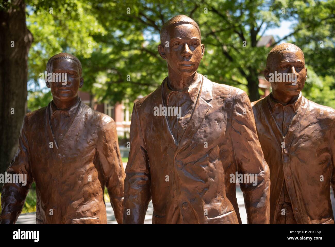 Statua di bronzo alla Georgia Tech dei tre Pioneers, i primi tre studenti neri ad integrare l'università nel 1961. (STATI UNITI) Foto Stock