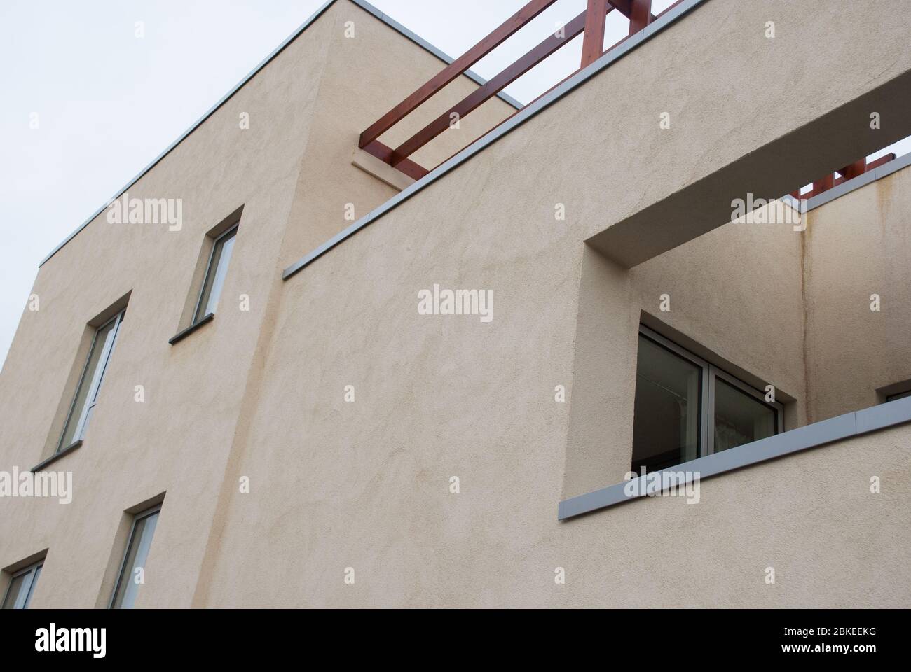 Terrazze del villaggio moderno abitazioni terrazzate Grand Designs Kevin McCloud Triangle Howse Garden, Swindon, Wiltshire SN21FP di Glenn Howells Luke Engleback Foto Stock