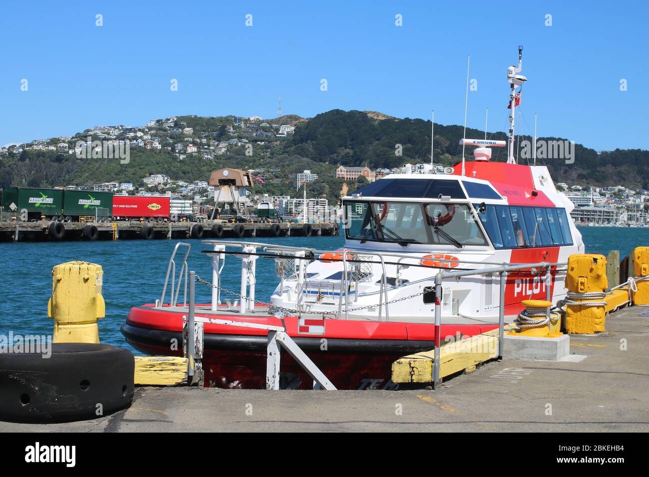 Lancio pilota a propulsione acquejet, te Hea, MNZ 136273, attraccato sul lungomare di Wellington, Wellington Harbour, Nuova Zelanda il 30 novembre 2020. Foto Stock