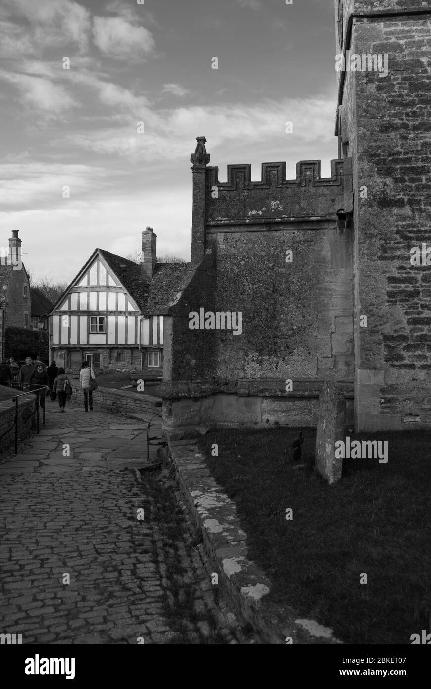 Conservazione del patrimonio conservazione Vecchio Villaggio Inglese Cotswolds Costswold edifici in pietra architettura St. Cyriacs Lacock Village Hither Way, Lacock Foto Stock