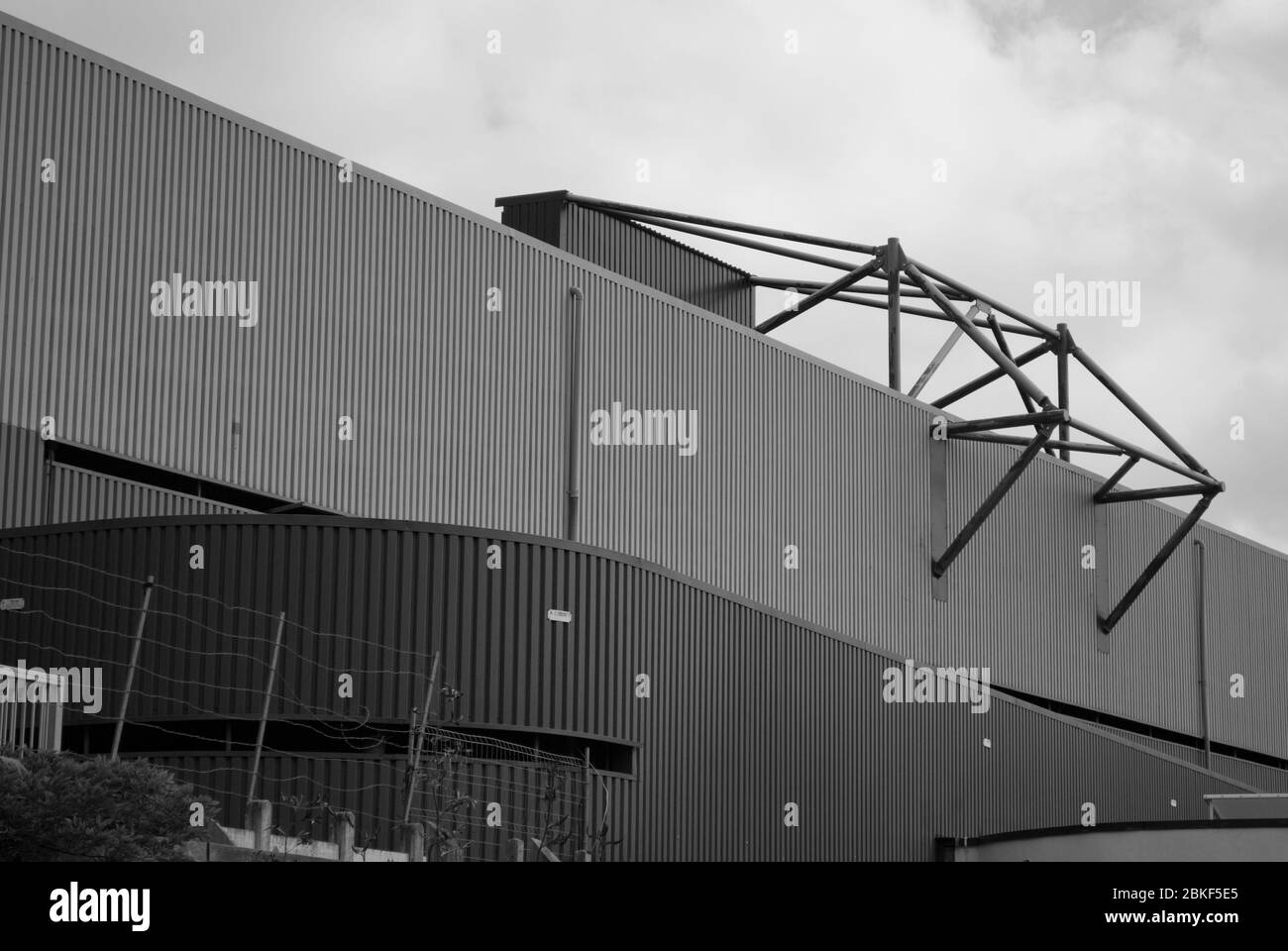 Blue Stadium 1960 architettura acciaio struttura QPR FC Loftus Road South Africa Road Stand, Shepherd's Bush, Londra W12 Foto Stock