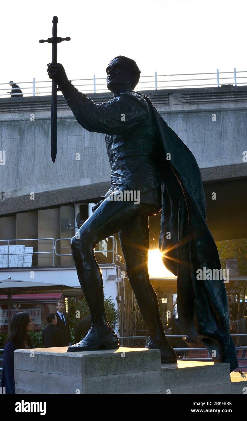Statua di Lawrence Olivier Foto Stock