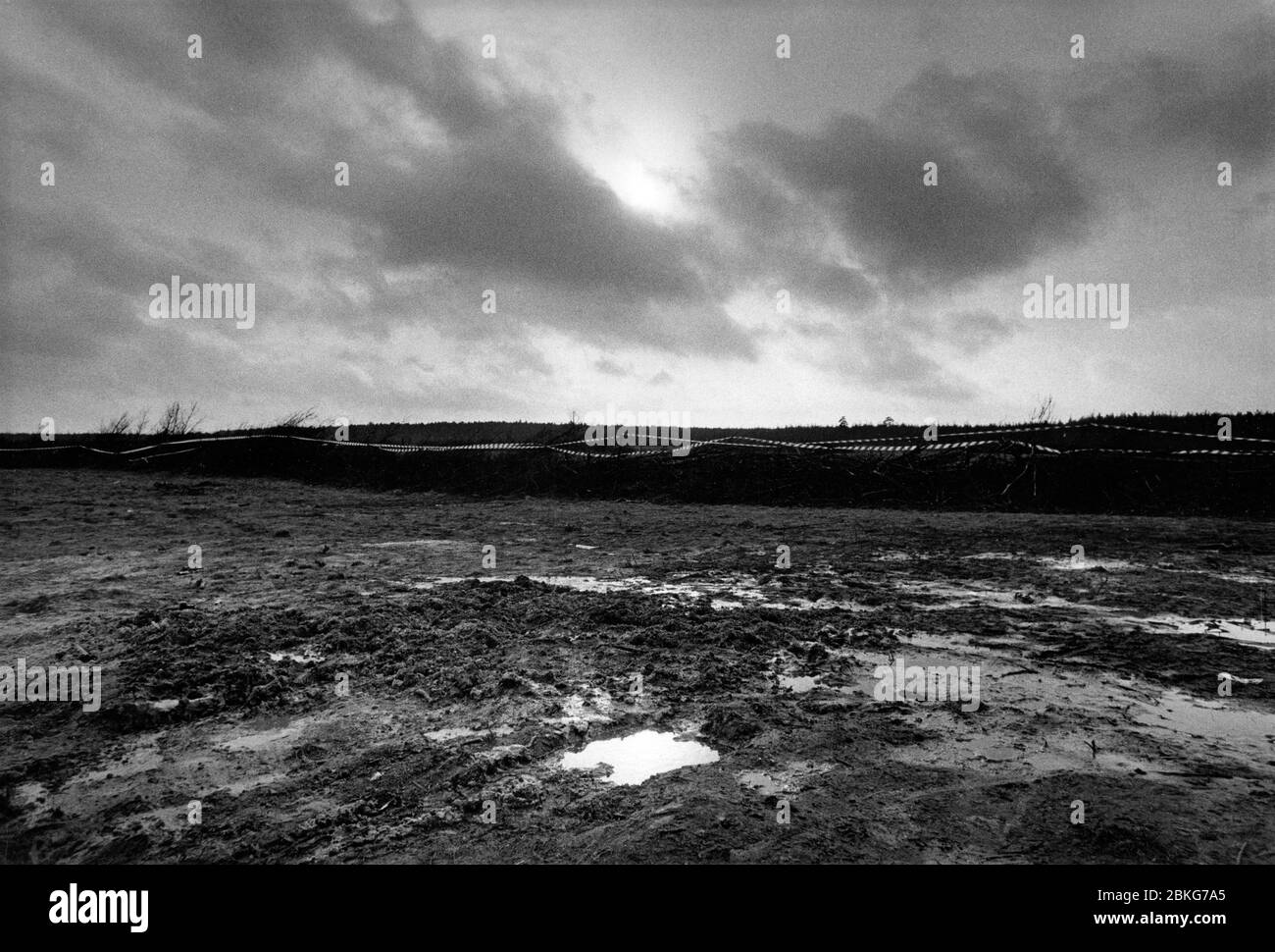 Gorleben, 25.3.1979: Gelände der Probehrungen für geplanten Kernenergieanlagen bei Gorleben im Landkreis Lüchow-Dannenberg -- Gorleben, 25 marzo 1979: Area dei fori di prova per centrali nucleari in progetto nei pressi di Gorleben nel distretto di Lüchow-Dannenberg Foto Stock