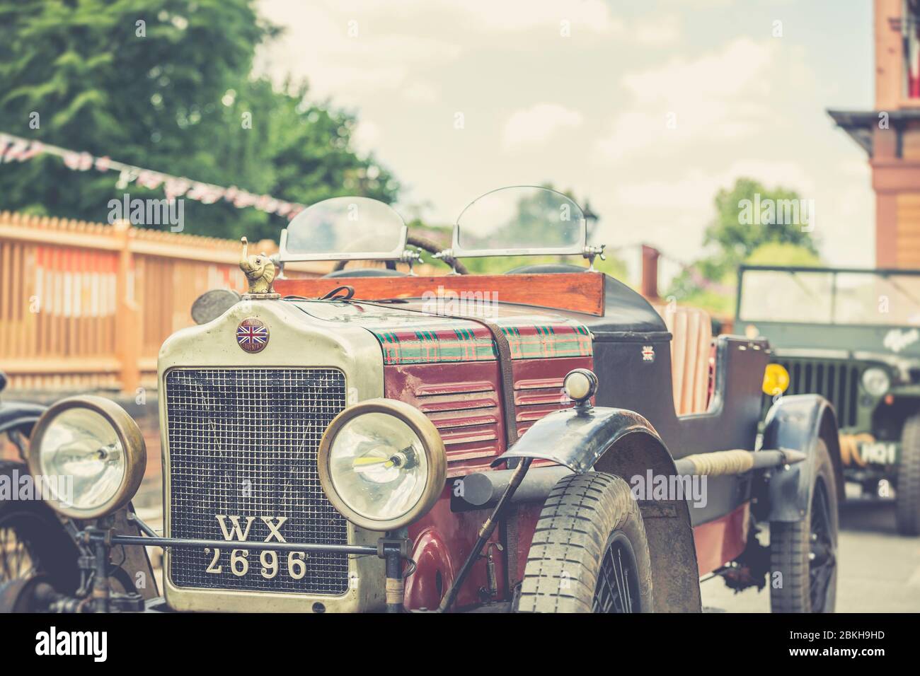 Vintage Classic, auto a motore open top, Standard 9 LWB Tourer, Sub Standard Special, Severn Valley Heritage Railway eventi estivi anni '40, Arley station, Regno Unito. Foto Stock