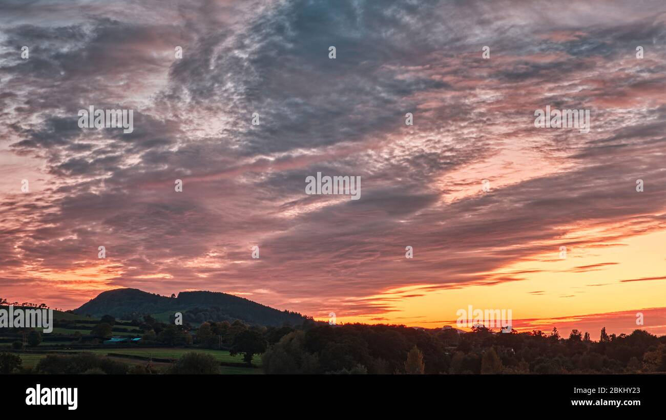 In autunno il tramonto del Shropshire paesaggio rurale paesaggio guardando verso Pontesbury hill e Snailbeach Foto Stock