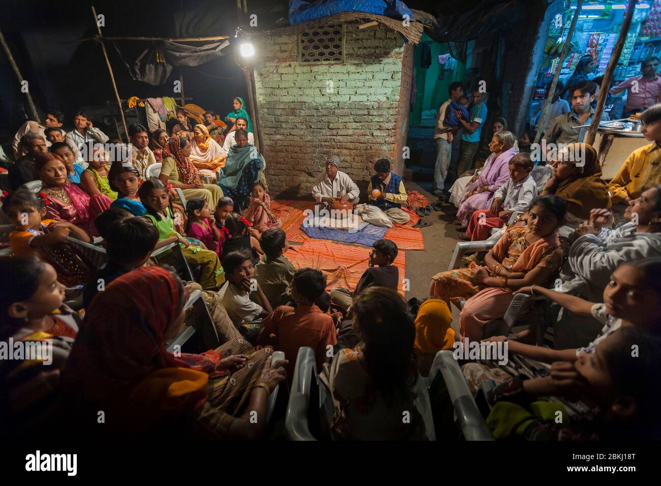 India, Gujarat state, Ahmedabad, concerto di percussioni per strada Foto Stock