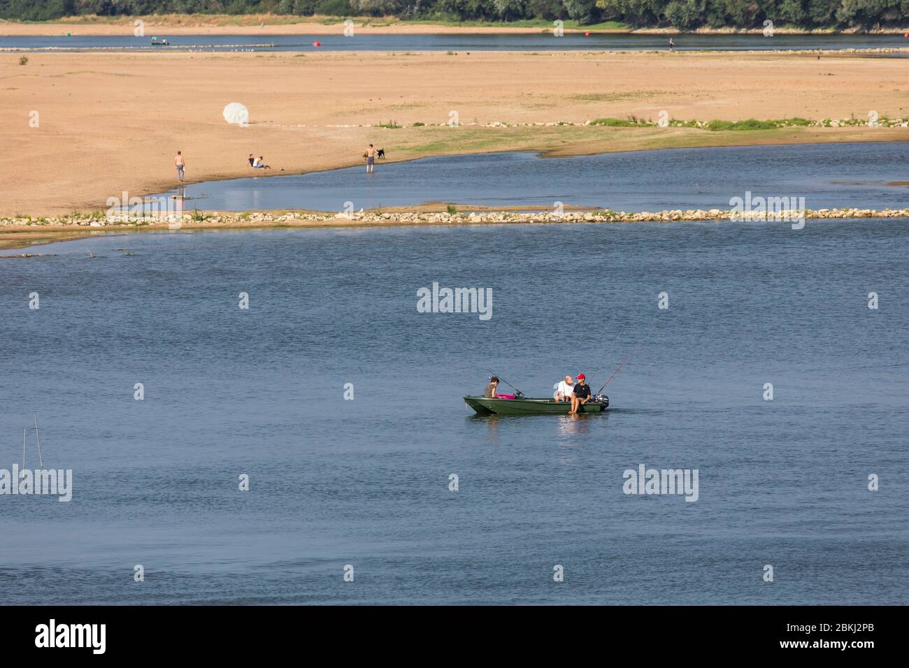 Francia, Maine et Loire, Valle della Loira patrimonio mondiale dell'UNESCO, Béhuard, attività di svago sulla Loira Foto Stock