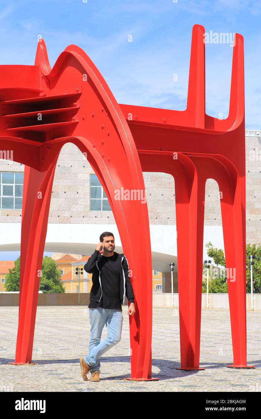 Portogallo, Lisbona, Belém, Centro Culturale Belém, Museo Berardo (Museu Colecção Berardo), scultura di Alexander Calder Foto Stock